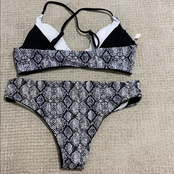 Bathing suit - Picture 2 of 4